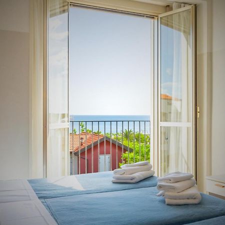 Hotel Selene - Vista Mare Riccione Eksteriør billede