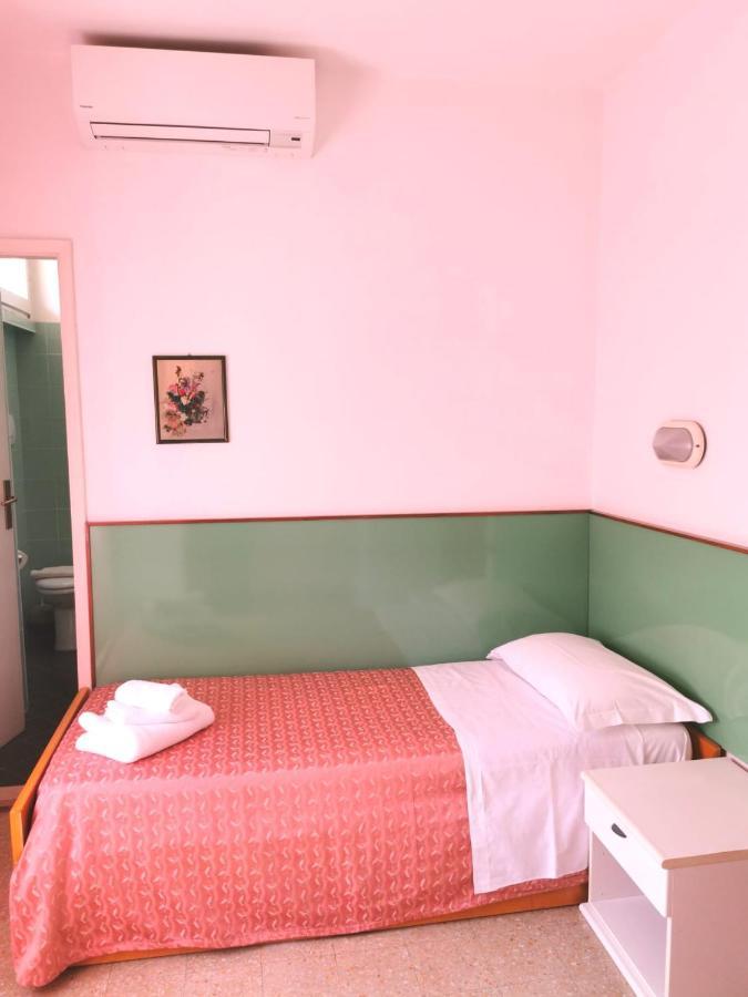 Hotel Selene - Vista Mare Riccione Værelse billede