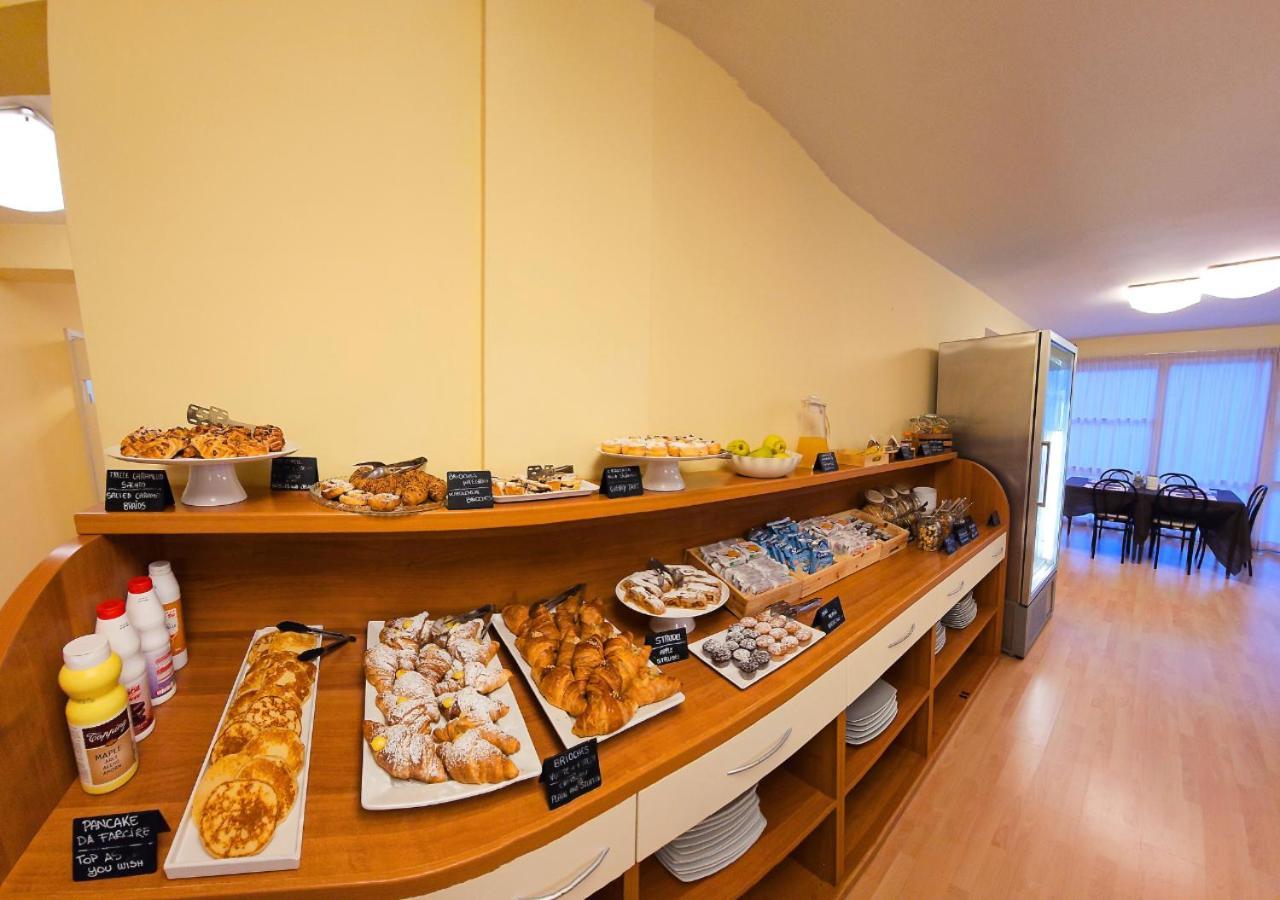 Hotel Selene - Vista Mare Riccione Eksteriør billede