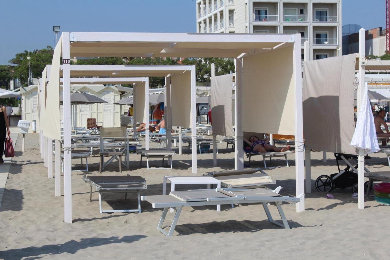 Hotel Selene - Vista Mare Riccione Eksteriør billede